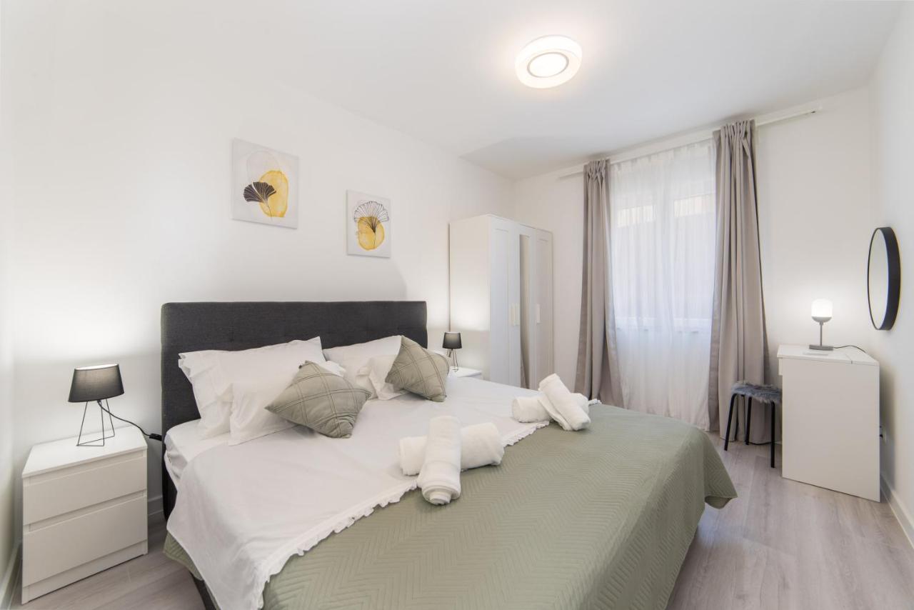 Apartman Porto Плоче Екстериор снимка
