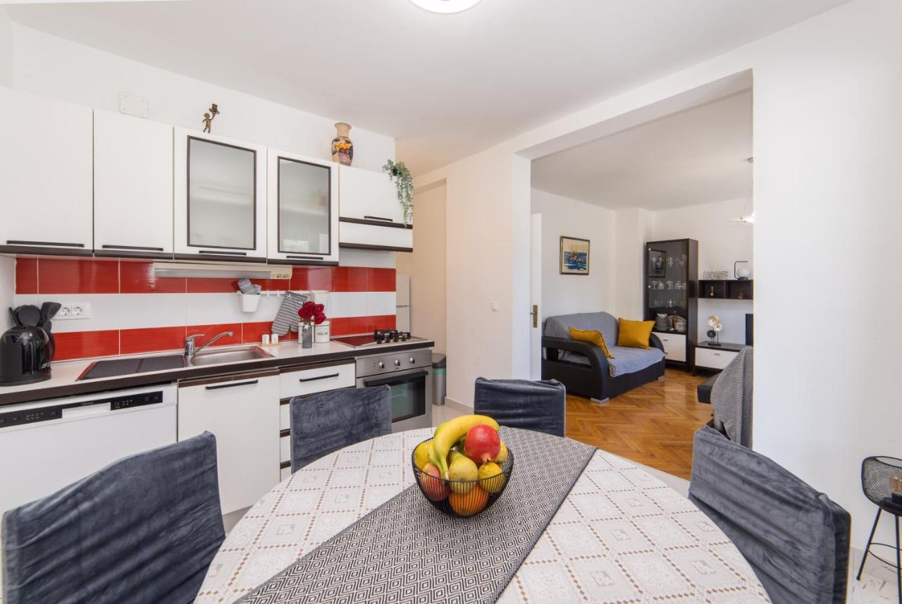Apartman Porto Плоче Екстериор снимка